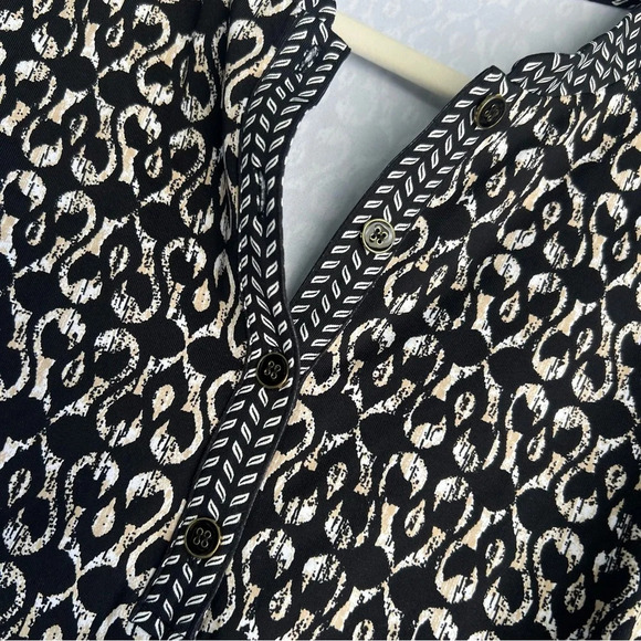 J. McLaughlin Size M 3/4 Sleeves Black Printed Lynn Henley  Dress - Picture 3 of 5